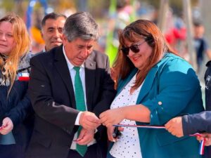 Villa El Conquistador estrena renovada plaza comunitaria