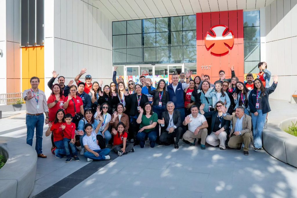 Representantes de Cobquecura, Portezuelo, Ninhue y Quirihue conocieron las instalaciones del centro Teleton